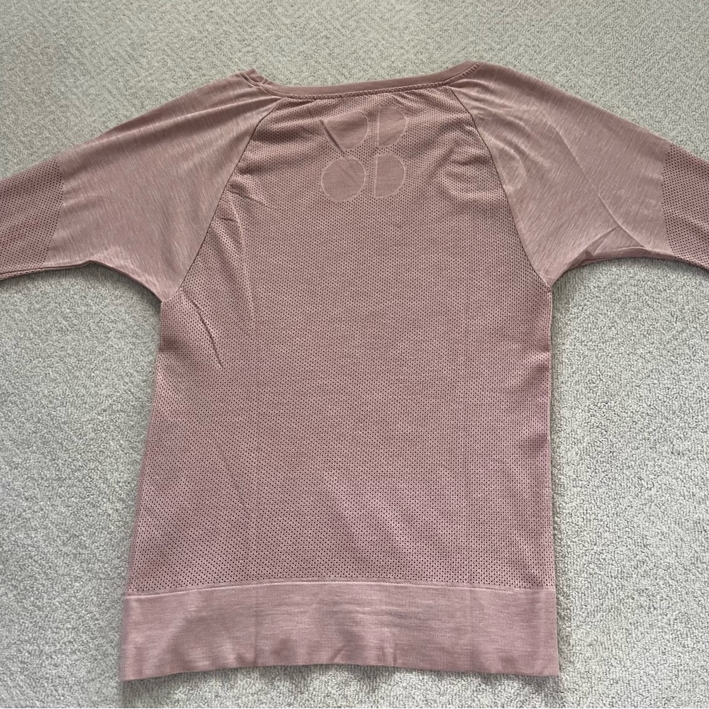 Sweaty Betty Dharana 3/4 Sleeve Top in Mauve Pink - Picture 3 of 5